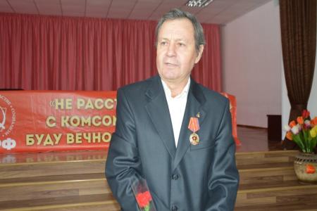 Коммунисты Калмыкии провели встречу ветеранов спорта со студентами педколледжа