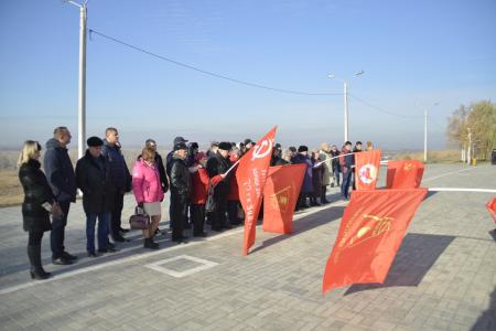Волгоградская область. В городе Волжском только коммунисты отметили 76-летие контрнаступления Красной Армии под Сталинградом