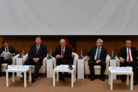 Коммунисты в Госдуме провели круглый стол о государственном стратегическом планировании