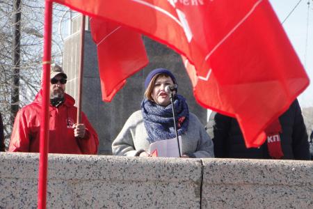 Благовещенск отметил праздник Великого Октября шествием и митингом