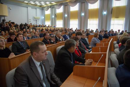 Глава Хакасии коммунист Валентин Коновалов вступил в должность и начал формирование правительства народного доверия и созидания