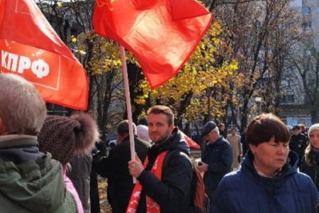 Лидер ставропольских коммунистов Виктор Гончаров: Годовщина Октября - достойный повод для активизации нашей борьбы за возрождение России!