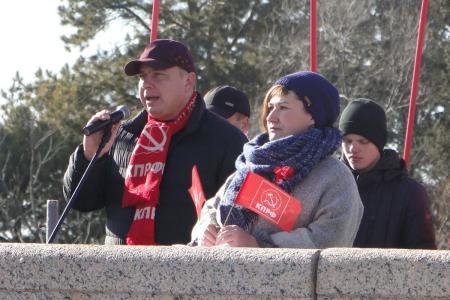 Благовещенск отметил праздник Великого Октября шествием и митингом