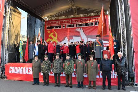 С нами Ленин и Сталин!