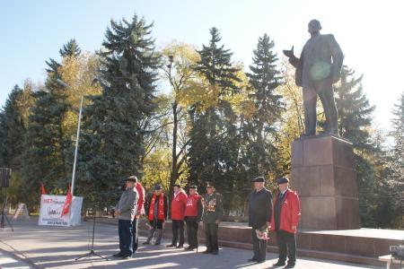 В Карачаево-Черкесии состоялся ряд мероприятий, посвященных 101-летию Великого Октября