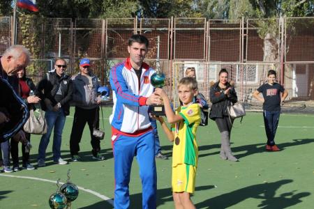 Спортклуб КПРФ провел детский футбольный турнир в Крыму