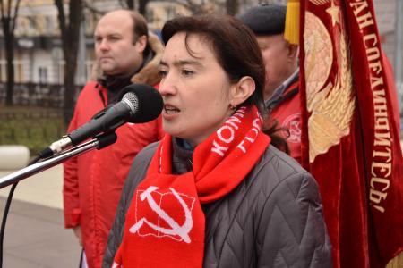 В Рязани состоялись торжественные шествие и митинг в честь 101-й годовщины Великого Октября