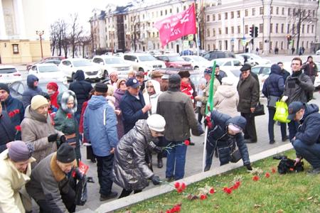Казань встретила 101-ю годовщину  Великого Октября митингом