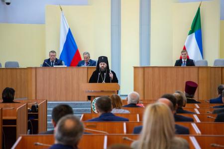 Глава Хакасии коммунист Валентин Коновалов вступил в должность и начал формирование правительства народного доверия и созидания