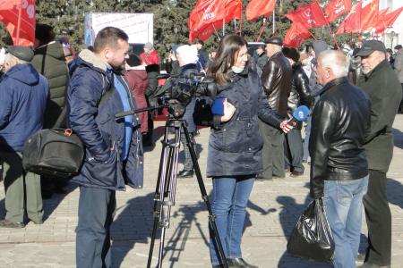 Благовещенск отметил праздник Великого Октября шествием и митингом