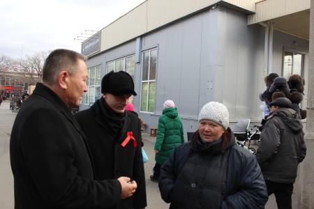 "Будем голосовать за Вас, Валентин Олегович!" Кандидат на пост главы Хакасии В.О. Коновалов пообщался с работниками центрального рынка Абакана
