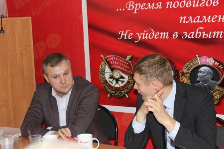 Глава Хакасии, лидер коммунистов республики Валентин Коновалов встретился с активистами народного движения «Я не боюсь»