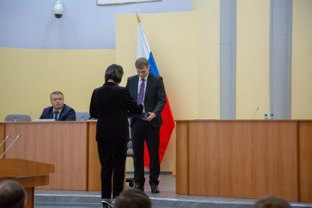 Глава Хакасии коммунист Валентин Коновалов вступил в должность и начал формирование правительства народного доверия и созидания