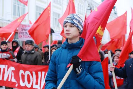 В Омске состоялись демонстрация и митинг, посвященные 101-й годовщине Великой Октябрьской социалистической революции