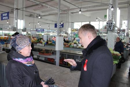 "Будем голосовать за Вас, Валентин Олегович!" Кандидат на пост главы Хакасии В.О. Коновалов пообщался с работниками центрального рынка Абакана