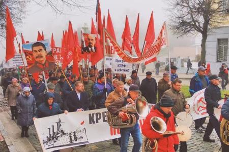 Коммунисты Орла отметили 101-ю годовщину Великой Октябрьской социалистической революции