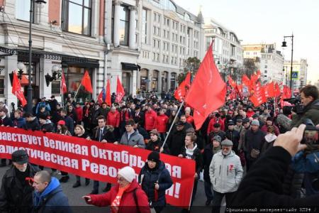 С нами Ленин и Сталин!