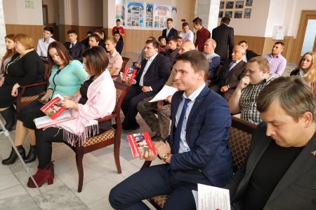 В год 100-летия Ленинского комсомола, коммунисты и комсомольцы Ставрополья  провели молодежный круглый стол