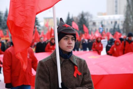 В Омске состоялись демонстрация и митинг, посвященные 101-й годовщине Великой Октябрьской социалистической революции
