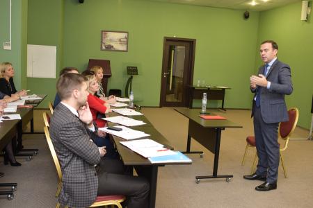 «Мы должны закрепить и развить осенний успех». Ю.В. Афонин выступил перед слушателями Центра политической учёбы