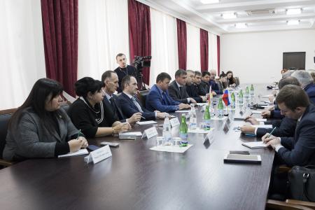 Казбек Тайсаев принял участие во встрече с Президентом РЮО, а также  в совместном заседании комитетов парламента Южной Осетии и Госдумы РФ