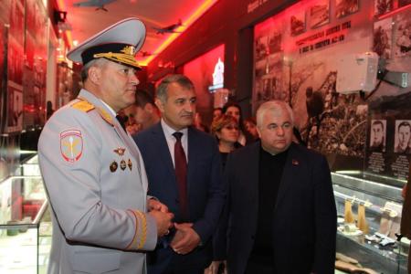 Северная Осетия. Казбек Тайсаев принял участие в торжественном открытии Мемориала солдатам правопорядка, погибшим при исполнении служебного долга