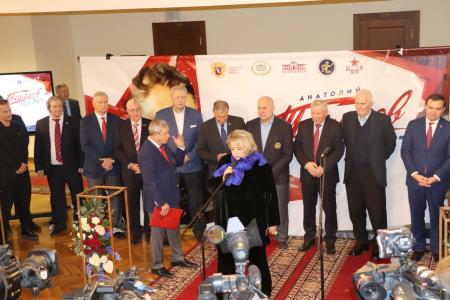 Юрий Афонин принял участие в открытии выставки, посвященной 100-летию Анатолия Тарасова