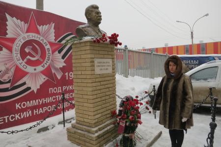 Тамбов. Цветы Великому Сталину
