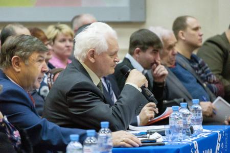 В Красноярске прошла научно-практическая конференция "10 шагов выхода из кризиса"
