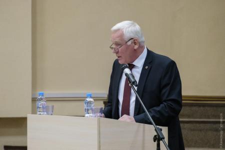 В Красноярске прошла научно-практическая конференция "10 шагов выхода из кризиса"
