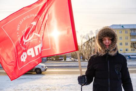 Красноярские коммунисты почтили память бывшего ссыльного И.В. Сталина возле мемориала «Кандальный путь»