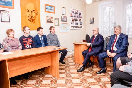 Депутат Госдумы Сергей Гаврилов поздравил с наступающими праздниками ветеранов ВАСО и всех воронежцев