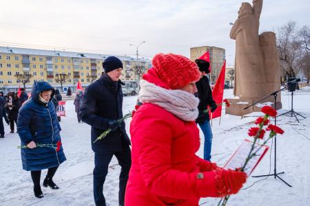 Красноярские коммунисты почтили память бывшего ссыльного И.В. Сталина возле мемориала «Кандальный путь»