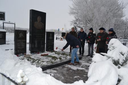 В Тульской области прошло возложение цветов в День рождения государственного деятеля В.А. Стародубцева