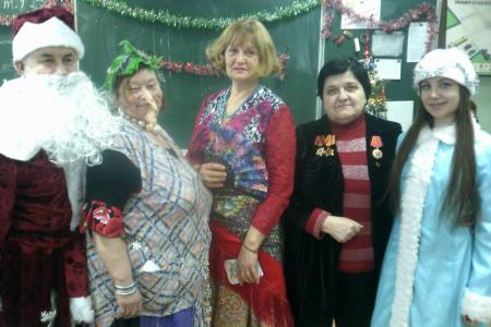 Тюменская область. Ялуторовские коммунисты поздравляют детей с Новым годом!