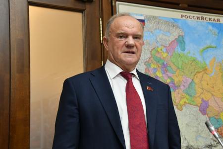 Г.А. Зюганов в канун Нового года поздравил аппараты ЦК КПРФ и фракции КПРФ в Госдуме