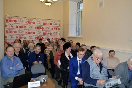 В помещении Орловского обкома КПРФ состоялись общественные слушания по вопросу установки бюста И.В. Сталину
