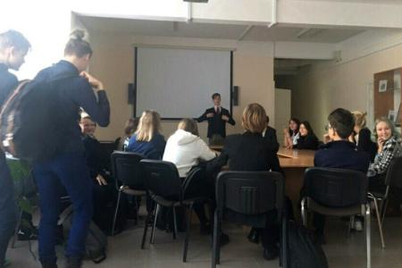 В Петербурге школьнику угрожают отчислением за организацию профсоюза
