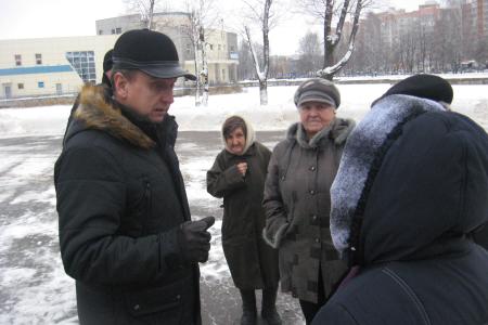 Депутаты фракции КПРФ в Ярославской областной Думе перед голосованием за бюджет советуются с населением
