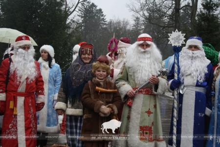 Вятский Глинышек и лидер коммунистов из Яранска в гостях у белорусского Деда Мороза