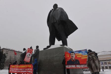 Новосибирские коммунисты почтили память Иосифа Сталина