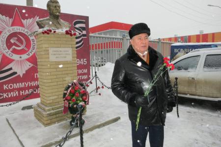 Тамбов. Цветы Великому Сталину