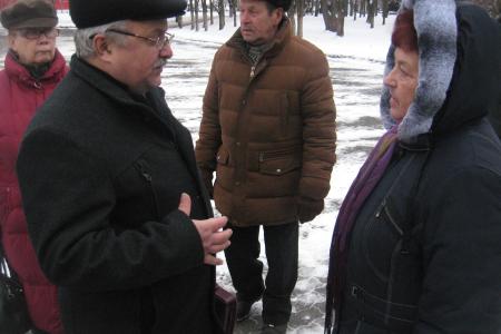 Депутаты фракции КПРФ в Ярославской областной Думе перед голосованием за бюджет советуются с населением