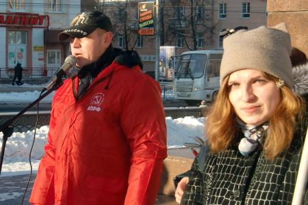 «За левый поворот с дороги кризиса»: митинг ивановских коммунистов