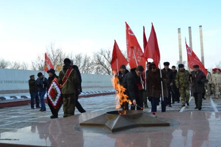 Коммунисты Калмыкии приняли участие в общественном мероприятии, посвященном Дню неизвестного солдата