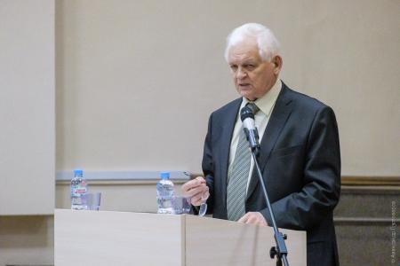 В Красноярске прошла научно-практическая конференция "10 шагов выхода из кризиса"