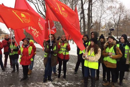 Самарские комсомольцы провели торжественную церемонию похорон капитализма