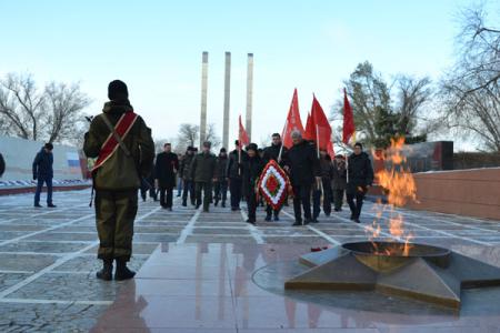 Коммунисты Калмыкии приняли участие в общественном мероприятии, посвященном Дню неизвестного солдата