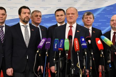 Г.А. Зюганов: «Вместо реальных реформ, нам предложили распродажу страны и ограбление населения»