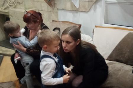 КПРФ доставила новогодние подарки детям на Донбасс